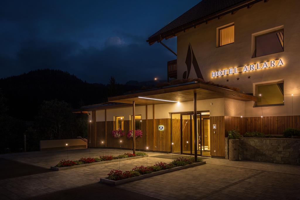 Hotel Arlara กอร์วารา อิน บาเดีย ภายนอก รูปภาพ