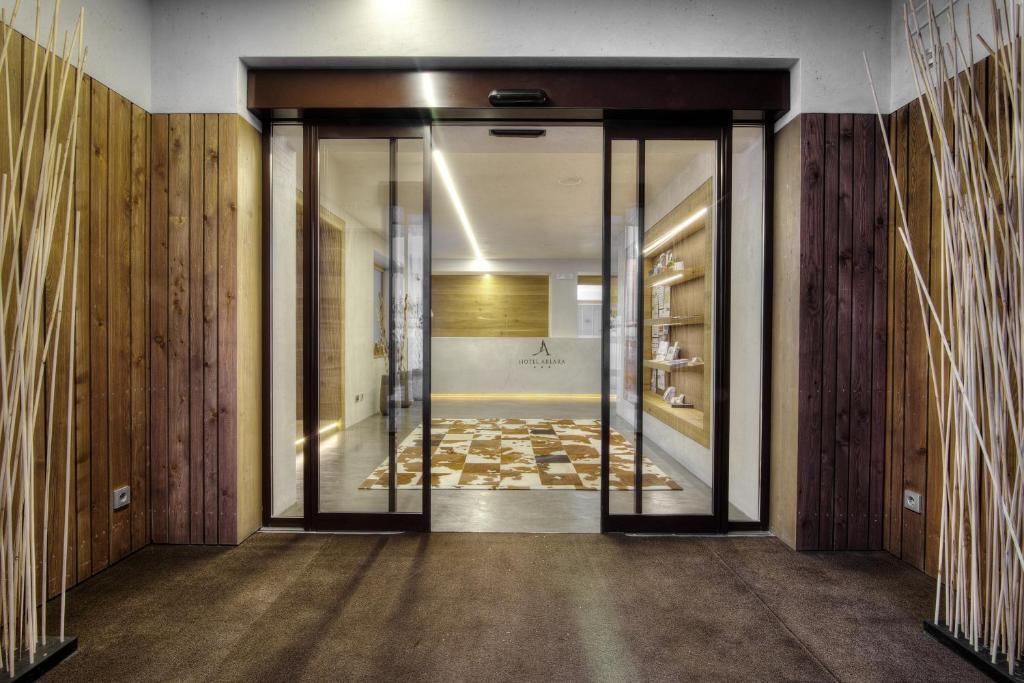 Hotel Arlara กอร์วารา อิน บาเดีย ภายนอก รูปภาพ